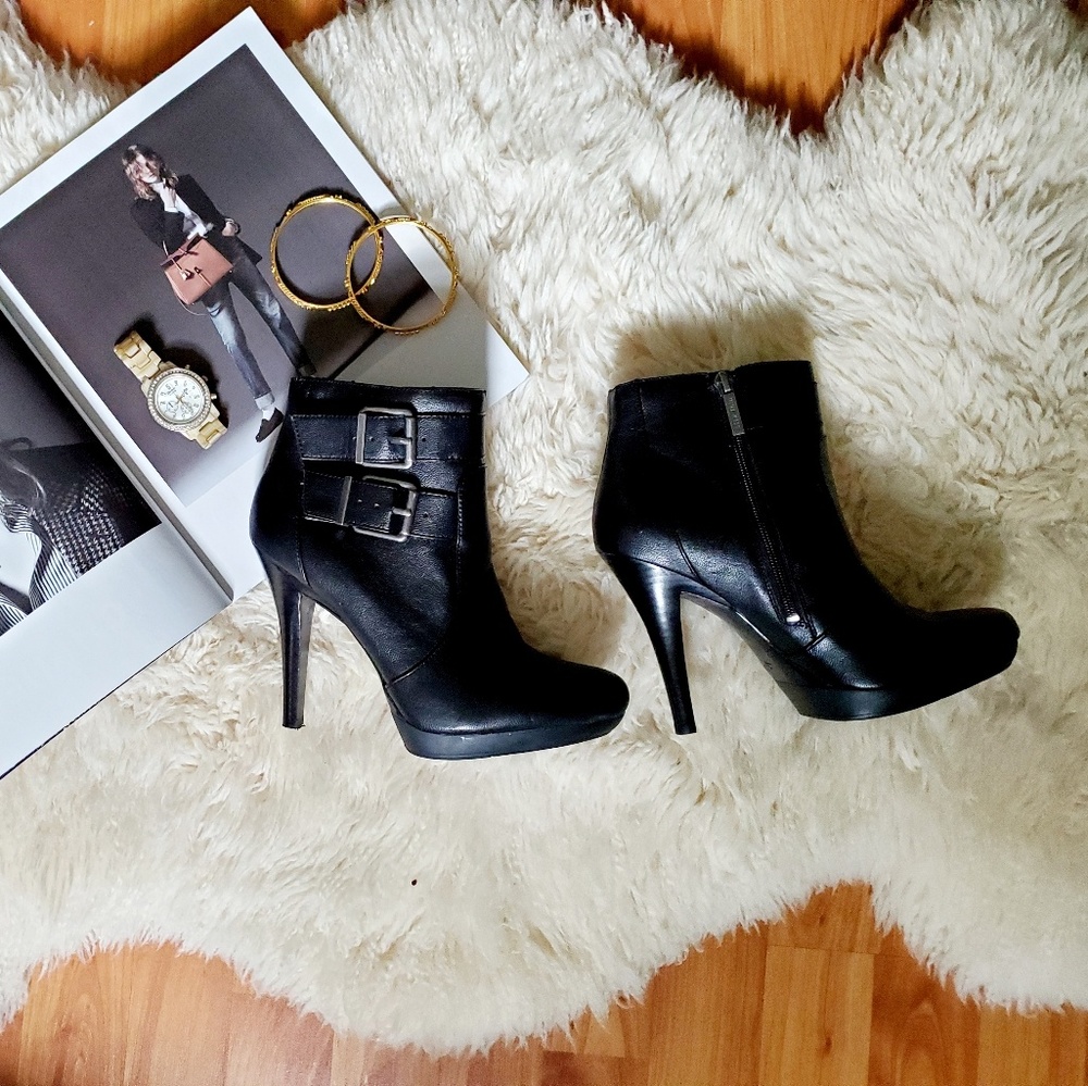 Nine West black booties
